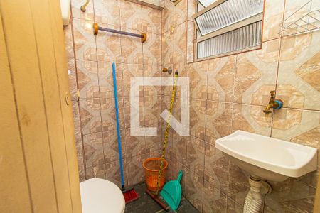 Banheiro de kitnet/studio para alugar com 1 quarto, 20m² em Liberdade, São Paulo