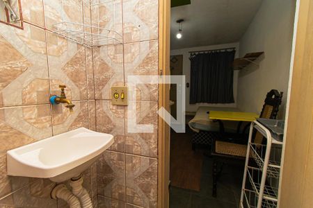 Banheiro de kitnet/studio para alugar com 1 quarto, 20m² em Liberdade, São Paulo