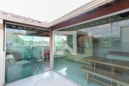 Apartamento à venda com 98m², 2 quartos e 2 vagasCobertura