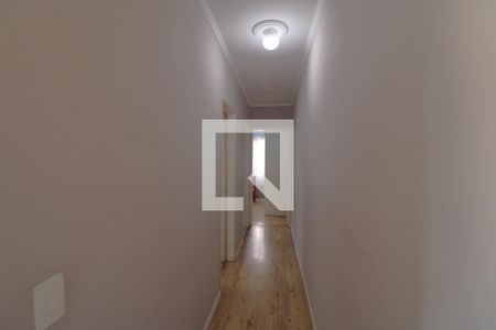 Corredor de casa para alugar com 3 quartos, 140m² em Socorro, São Paulo