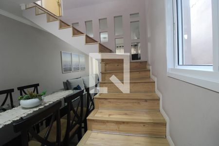 Escada de casa para alugar com 3 quartos, 140m² em Socorro, São Paulo