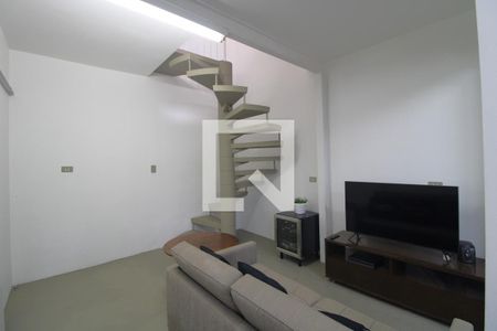 Casa para alugar com 140m², 3 quartos e 2 vagasSala fundos da casa