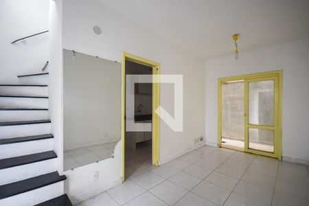 Sala de casa de condomínio para alugar com 2 quartos, 60m² em Parque Reboucas, São Paulo