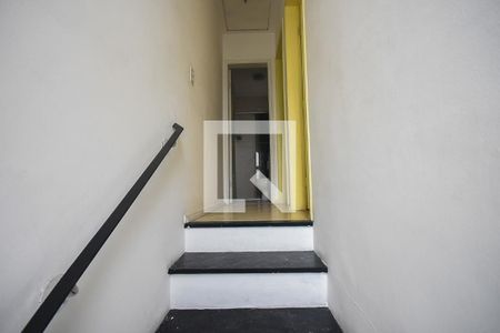 Corredor de casa de condomínio para alugar com 2 quartos, 60m² em Parque Reboucas, São Paulo