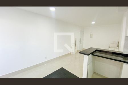 Sala - Sala de Jantar - Cozinha de apartamento para alugar com 2 quartos, 65m² em Jardim, Santo André