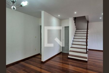 Sala de casa de condomínio à venda com 3 quartos, 165m² em Vargem Pequena, Rio de Janeiro