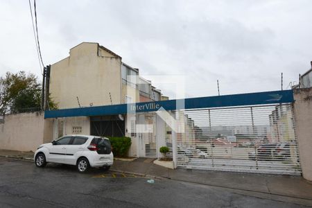 Casa de condomínio à venda com 100m², 3 quartos e 2 vagasFachada e portaria