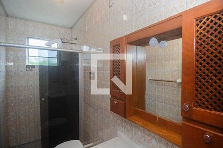 Banheiro de apartamento para alugar com 1 quarto, 43m² em Passo D’areia, Porto Alegre