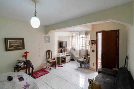 Sala de casa de condomínio à venda com 3 quartos, 72m² em Dona Clara, Belo Horizonte