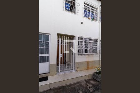 Casa de condomínio à venda com 72m², 3 quartos e sem vaga Casa de condomínio à venda com 72m², 3 quartos e sem vagaFachada