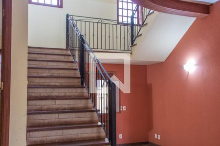 ESCADAS de casa à venda com 3 quartos, 265m² em Parque Alto Taquaral, Campinas