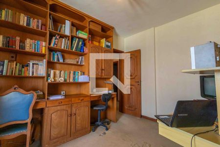 Apartamento à venda com 141m², 4 quartos e 3 vagasQuarto 3