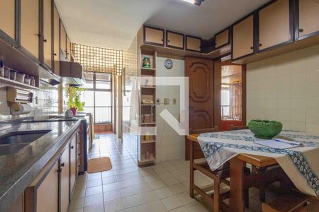 Apartamento à venda com 141m², 4 quartos e 3 vagasCozinha