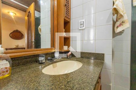 Apartamento à venda com 141m², 4 quartos e 3 vagasBanheiro Social