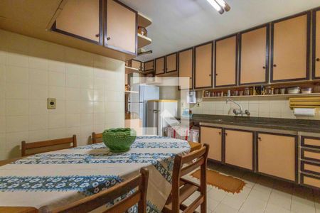 Apartamento à venda com 141m², 4 quartos e 3 vagasCozinha