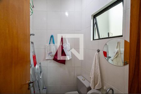Casa à venda com 170m², 3 quartos e 2 vagasBanheiro de Serviço