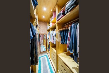 Casa à venda com 170m², 3 quartos e 2 vagasSuíte 1