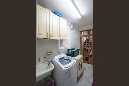 Casa à venda com 170m², 3 quartos e 2 vagasLavanderia