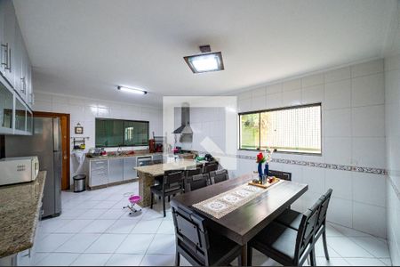 Casa à venda com 170m², 3 quartos e 2 vagasCozinha