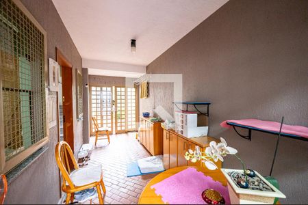 Casa à venda com 170m², 3 quartos e 2 vagasEntrada