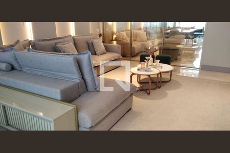 Apartamento à venda com 252m², 4 quartos e 4 vagas Apartamento à venda com 252m², 4 quartos e 4 vagasSala de TV