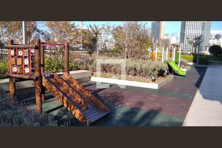 Apartamento à venda com 252m², 4 quartos e 4 vagas Apartamento à venda com 252m², 4 quartos e 4 vagasÁrea comum - Playground