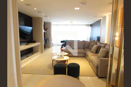 Sala de TV de apartamento à venda com 5 quartos, 222m² em Real Parque, São Paulo