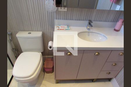 Apartamento à venda com 252m², 4 quartos e 4 vagasBanheiro da Suíte 4