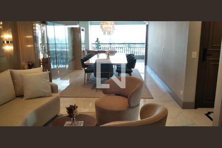 Apartamento à venda com 252m², 4 quartos e 4 vagas Apartamento à venda com 252m², 4 quartos e 4 vagasSala de Jantar