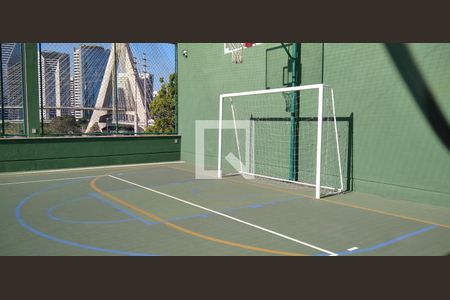 Apartamento à venda com 252m², 4 quartos e 4 vagas Apartamento à venda com 252m², 4 quartos e 4 vagasQuadra