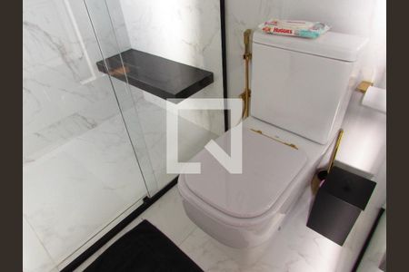 Apartamento à venda com 252m², 4 quartos e 4 vagasBanheiro da Suíte 1