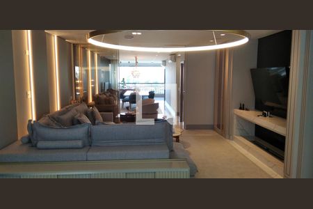 Apartamento à venda com 252m², 4 quartos e 4 vagas Apartamento à venda com 252m², 4 quartos e 4 vagasSala de TV