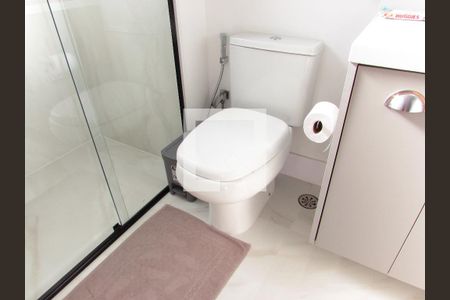 Apartamento à venda com 252m², 4 quartos e 4 vagasBanheiro da Suíte 2