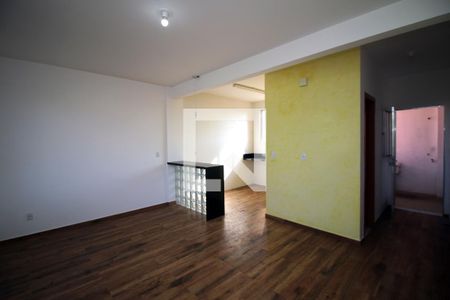 Sala de apartamento para alugar com 2 quartos, 69m² em Ramos, Rio de Janeiro