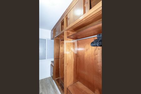 Quarto 1 (Closet) de apartamento para alugar com 2 quartos, 100m² em Itaim Bibi, São Paulo