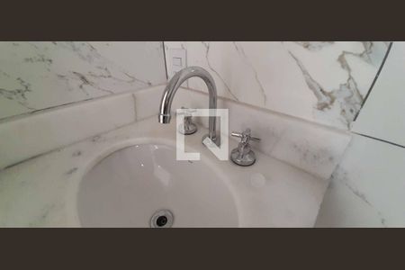 Casa à venda com 86m², 3 quartos e 2 vagas Casa à venda com 86m², 3 quartos e 2 vagasBanheiro da Suíte