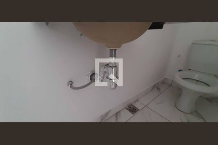 Casa à venda com 87m², 3 quartos e 2 vagas Casa à venda com 87m², 3 quartos e 2 vagasBanheiro