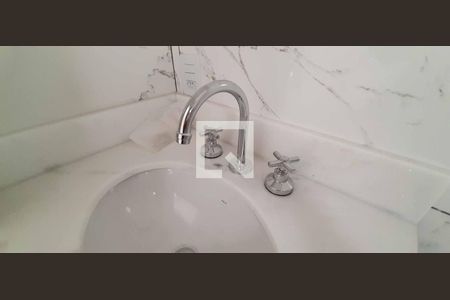 Casa à venda com 85m², 2 quartos e 2 vagas Casa à venda com 85m², 2 quartos e 2 vagasBanheiro da Suíte 2