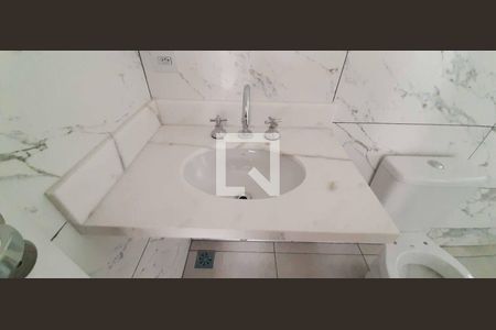 Casa à venda com 85m², 2 quartos e 2 vagas Casa à venda com 85m², 2 quartos e 2 vagasBanheiro da Suíte 1