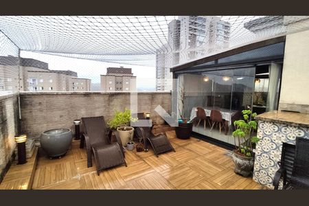 Apartamento para alugar com 120m², 3 quartos e 1 vaga Apartamento para alugar com 120m², 3 quartos e 1 vagaTerraço