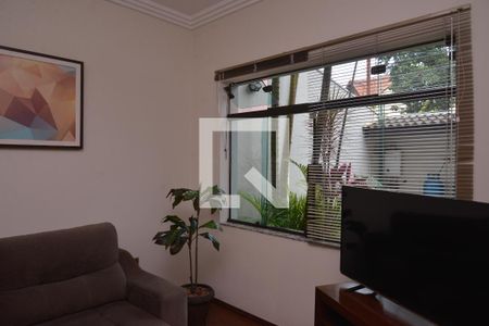 Casa à venda com 5 quartos, 279m² em Vila Pires, Santo André