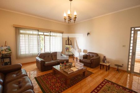 Sala de casa para alugar com 4 quartos, 258m² em Vila Seixas, Ribeirão Preto