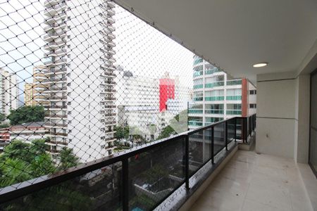 Apartamento à venda com 194m², 4 quartos e 4 vagasSala - Varanda