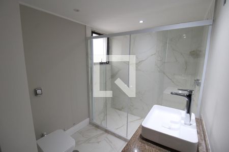 Apartamento à venda com 194m², 4 quartos e 4 vagasQuarto 2 - Banheiro