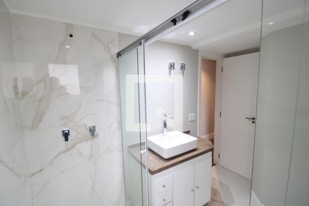 Apartamento à venda com 194m², 4 quartos e 4 vagasQuarto 2 - Banheiro