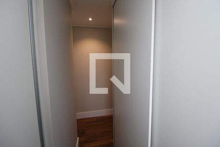 Apartamento à venda com 194m², 4 quartos e 4 vagasQuarto 2 