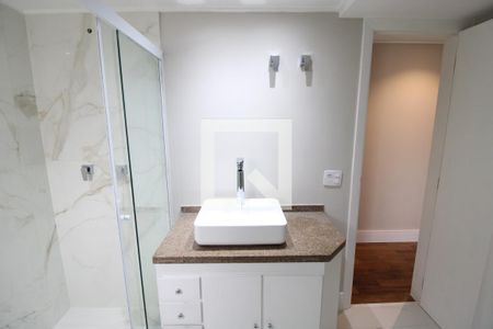 Apartamento à venda com 194m², 4 quartos e 4 vagasQuarto 2 - Banheiro