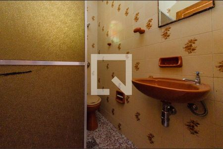Banheiro de casa para alugar com 2 quartos, 76m² em Padre Eustáquio, Belo Horizonte