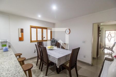 Casa à venda com 160m², 3 quartos e 2 vagas Casa à venda com 160m², 3 quartos e 2 vagasCozinha