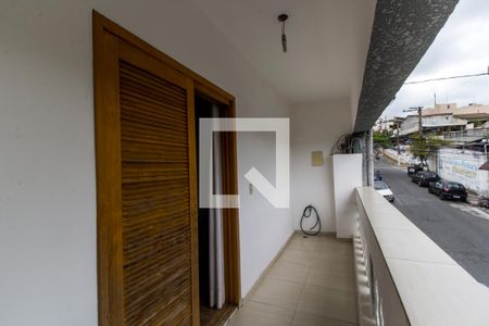 Casa à venda com 160m², 3 quartos e 2 vagas Casa à venda com 160m², 3 quartos e 2 vagasVaranda